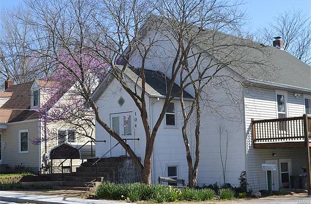 1st image of 104 Reinhard Ave