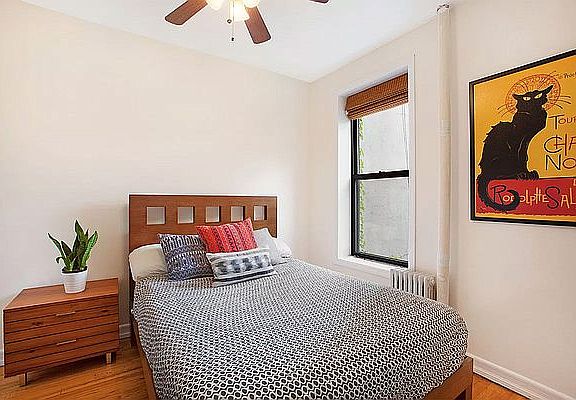 4th image of 192 Sackett St APT 3R