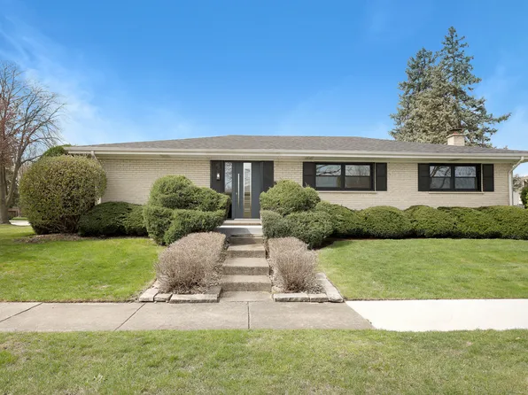 1008 W Ash Dr, Mount Prospect, IL 60056