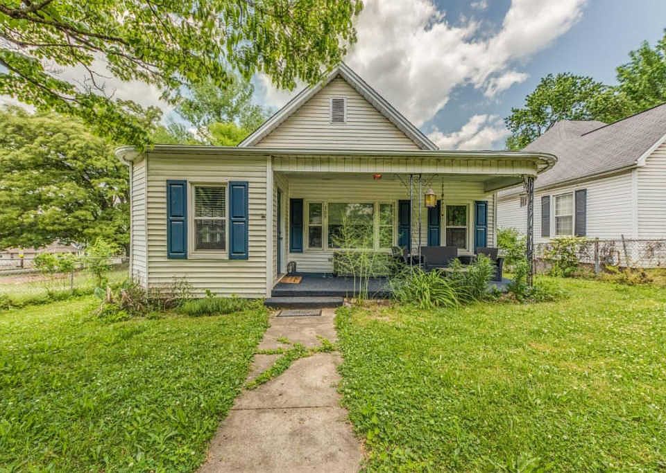 1st image of 309 E Woodland Ave
