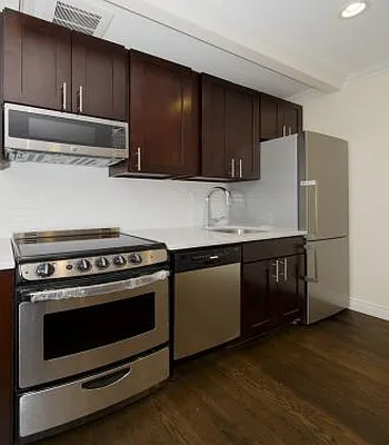 Rented by Icon Realty Management | media 1