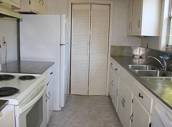 5th image of 1808 Dewrell Sq