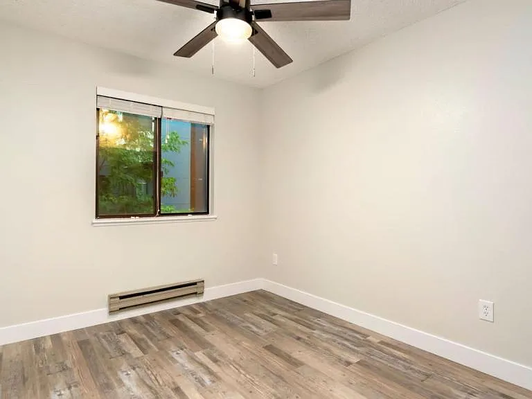 1209 W Plum St #C5 — Photo 10