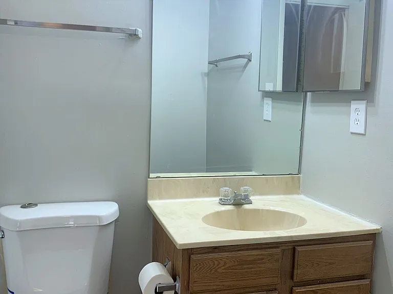 Garden Pointe Apartments — Photo 11