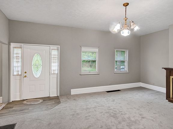 3rd image of 1236 Voskamp St