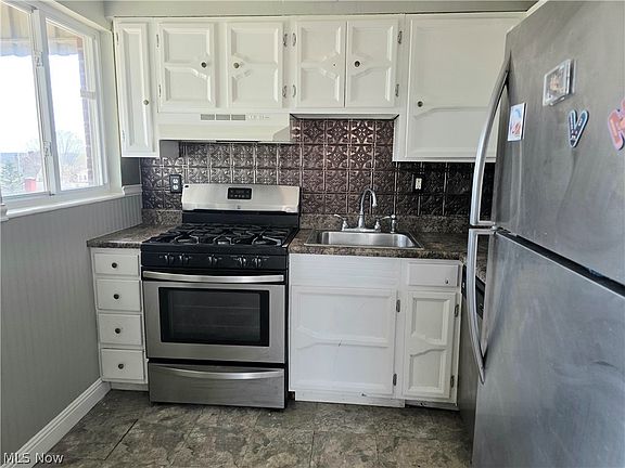 5th image of 1018 Jackson Ave