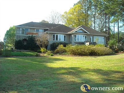 Sprawling home view toward 12th green