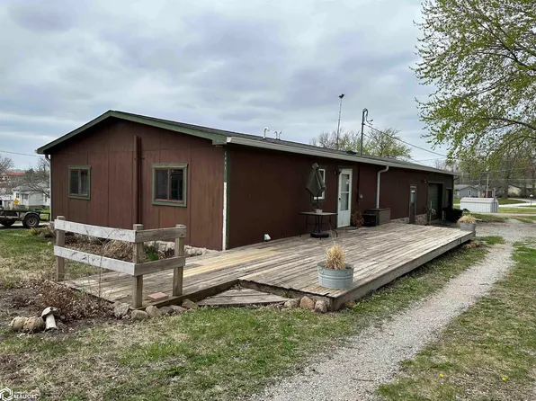 1521 Iowa Ave, Chariton, IA 50049