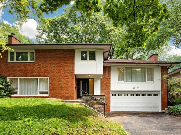 3275 Credit Heights Dr, Mississauga, ON L5C 2L8