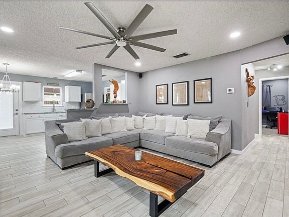 3rd image of 7610 Caribou Dr