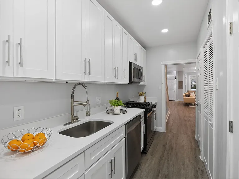 1221 I St NE — Photo 12