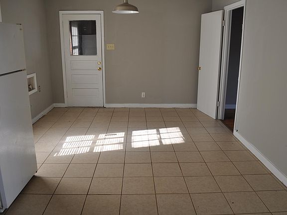3rd image of 108 1/2 Barger Dr