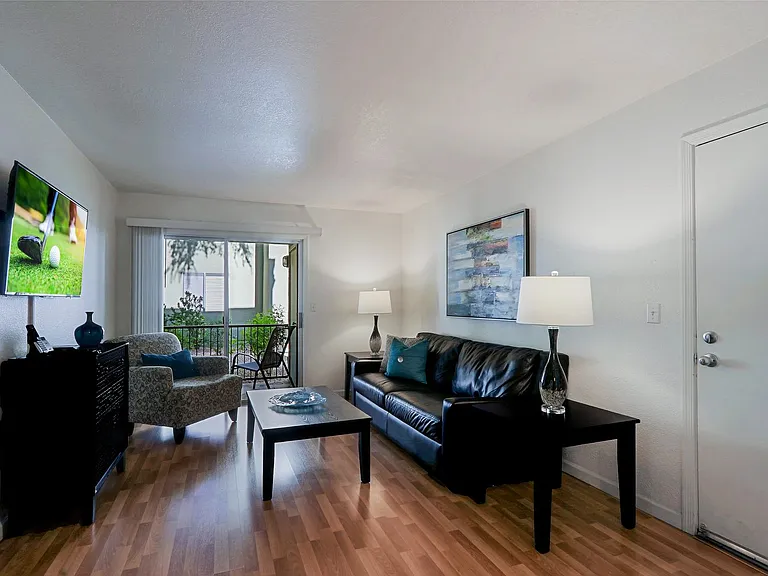 740 W Elm St #116 — Photo 22