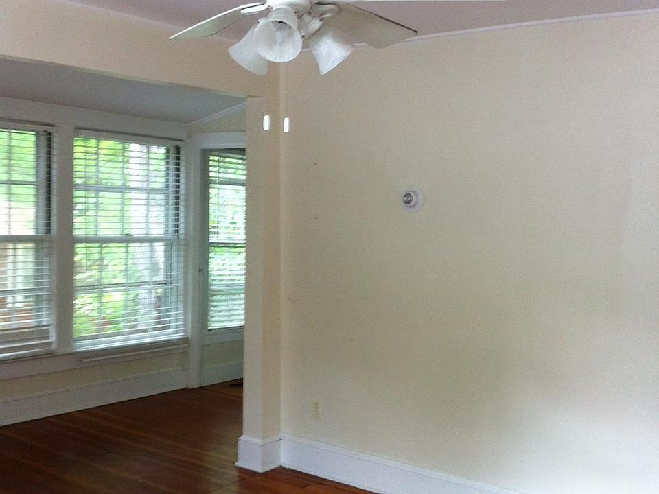 1st image of 208 Cottage Ln