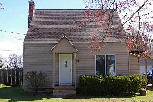 1424 Waukechon Rd Photo 1