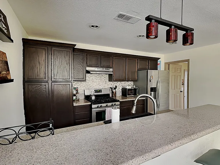 4705 Selkirk Dr — Photo 6