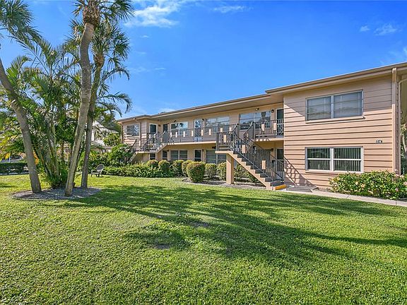 2nd image of 216 36TH AVENUE N #202B