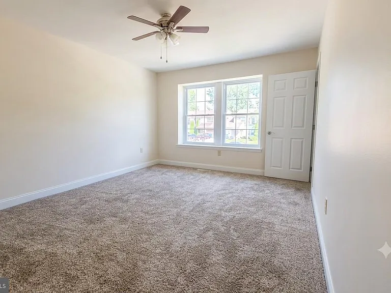 29 Fomalhaut Ave — Photo 11