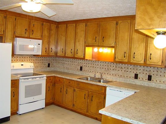 3rd image of 69 Elliots Ln