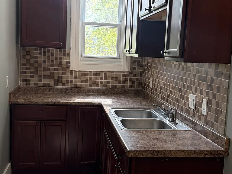 16 Amherst St #1 — Photo 6