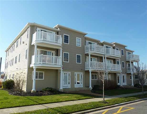 1st image of 330 E 8th Ave