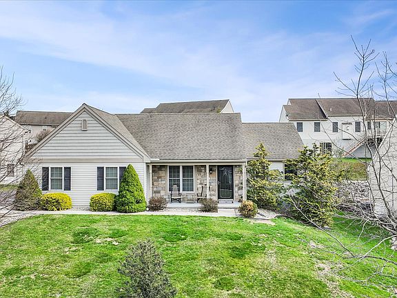 3rd image of 858 Water Edge Ct