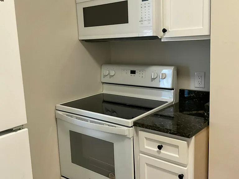 1570 Cotton St #1 — Photo 15