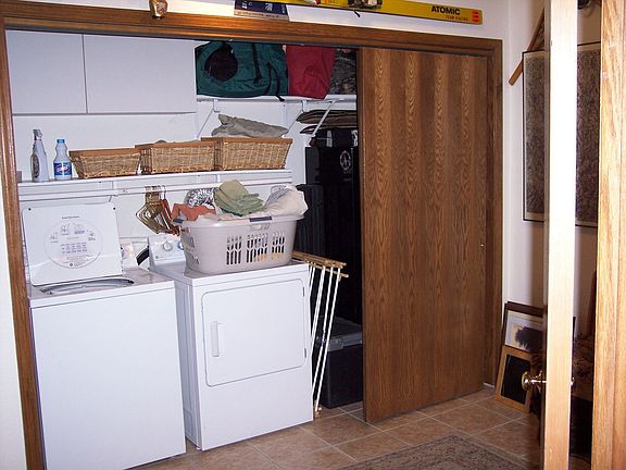 Basement Laundry/Utility
