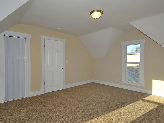 5th image of 115 E School St