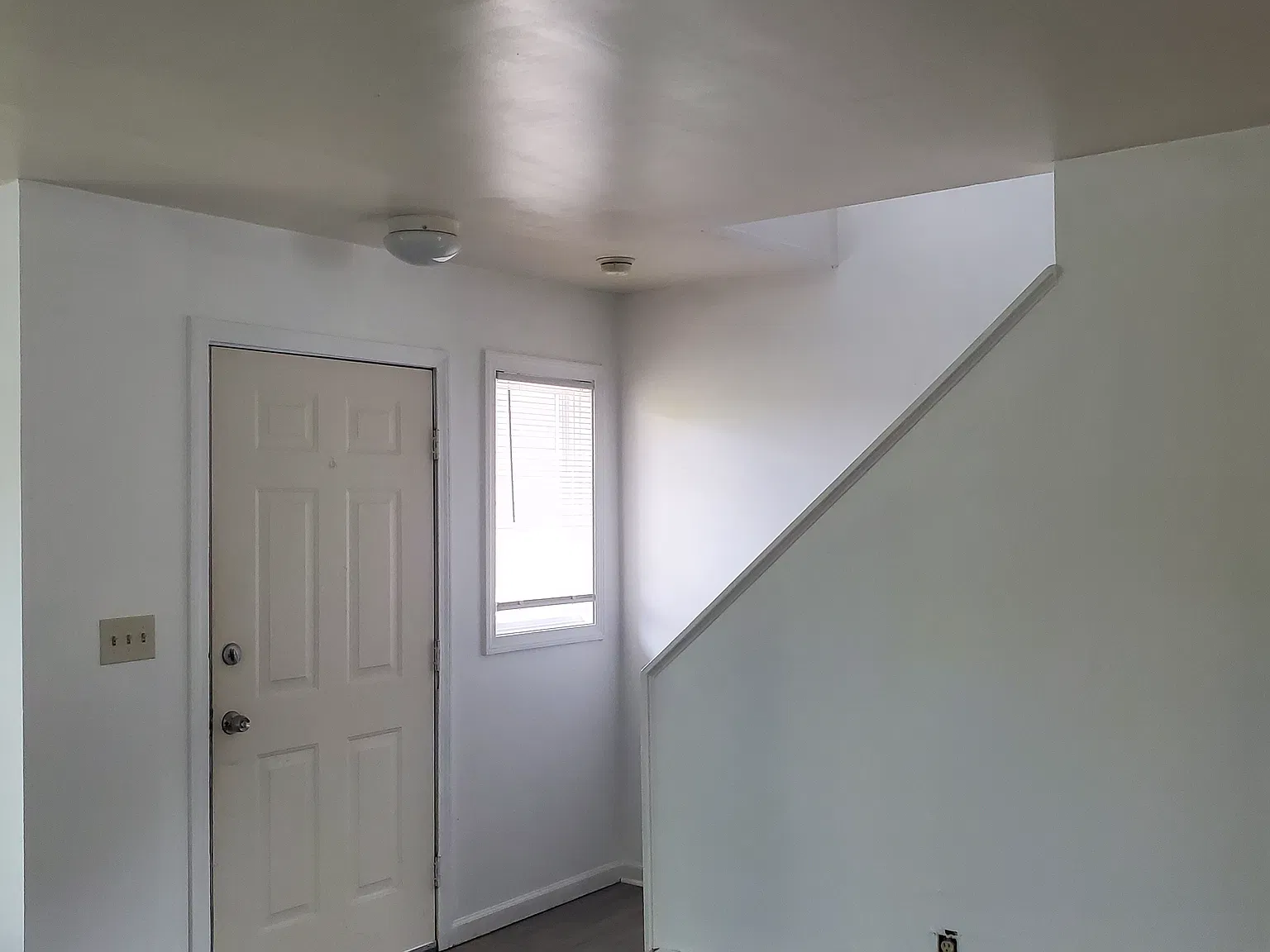 3 bed, 1300 sqft, $2,350 — Photo 2
