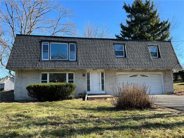 5715 Wildwood Dr, Fairview, PA 16415