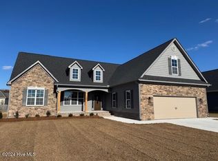 500 Southbridge Ct, Winterville, NC 28590