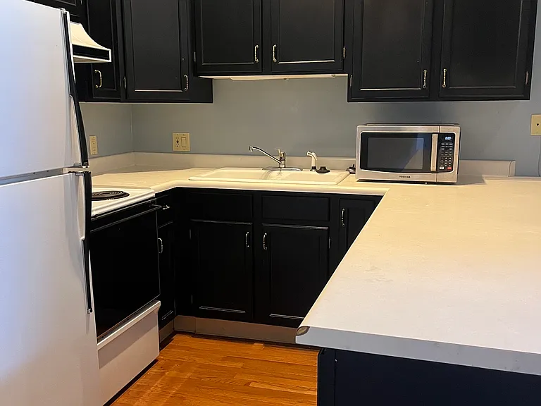 132 W B St #3J — Photo 19