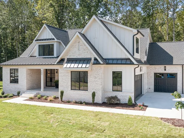 142 Castleview Ln, Mooresville, NC 28115