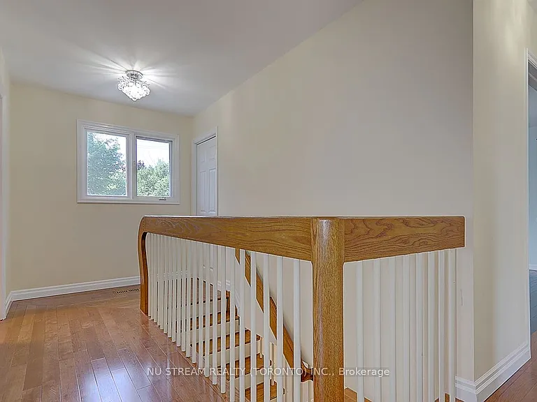 47 Hemingway Cres — Photo 10