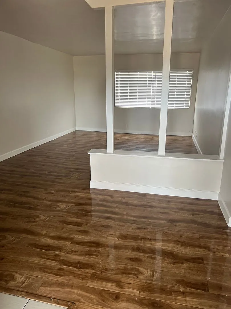 6321 Crenshaw Blvd. — Photo 4