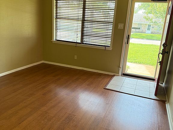 2nd image of 807 Temple Dr