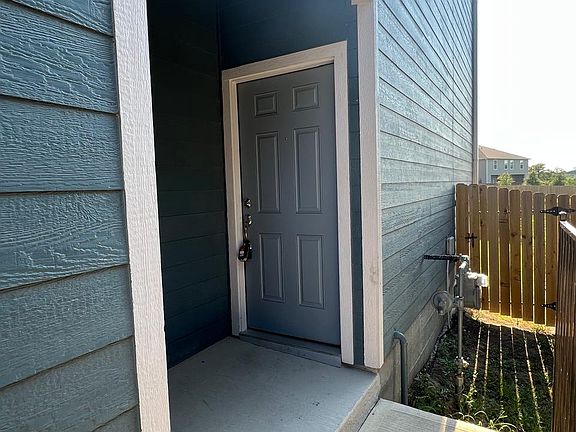 4th image of 1226 Parker Dr