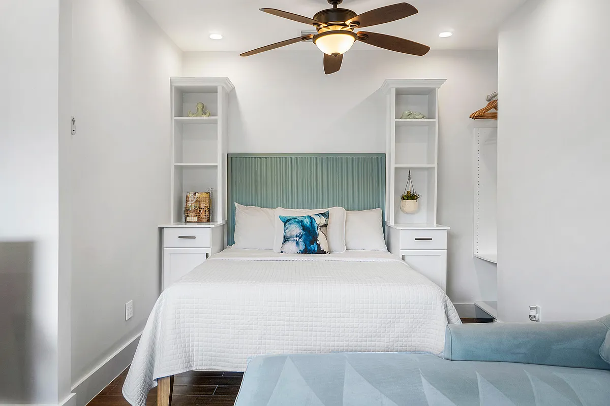 Photo 2 of 15 - 43 W Plumosa Ln #STUDIO - Greenacres, FL Building Photo - 43 W Plumosa Ln #STUDIO