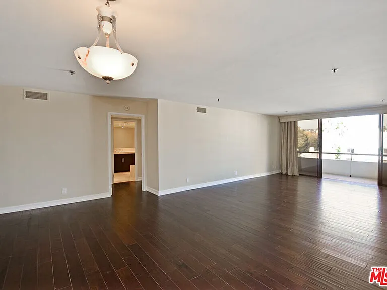 10660 Wilshire Blvd #705 — Photo 2