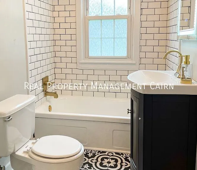 2209 Broadway St — Photo 12