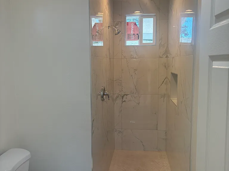 124 E Cypress Ave — Photo 6