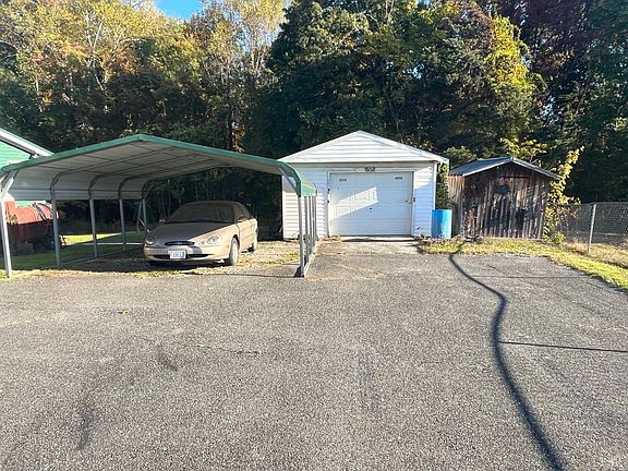 3rd image of 211 Casey Ln