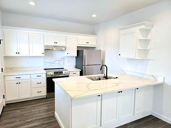 4th image of 5967 Bagley Ave #3