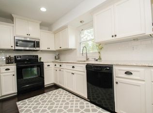 W173N8462 Robert Ave, Menomonee Falls, WI 53051