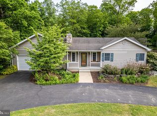 915 Broad St, Perkasie, PA 18944