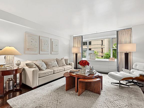 4th image of 150 E 69th St APT 3M