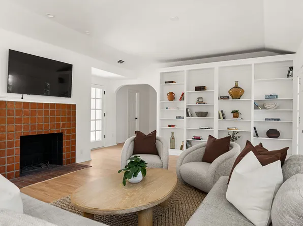 803 N Alfred St, Los Angeles, CA 90069