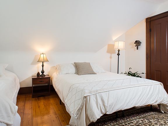 Well Proportioned bedrooms