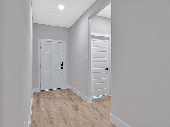 4th image of 17665 Martin Creek Ln